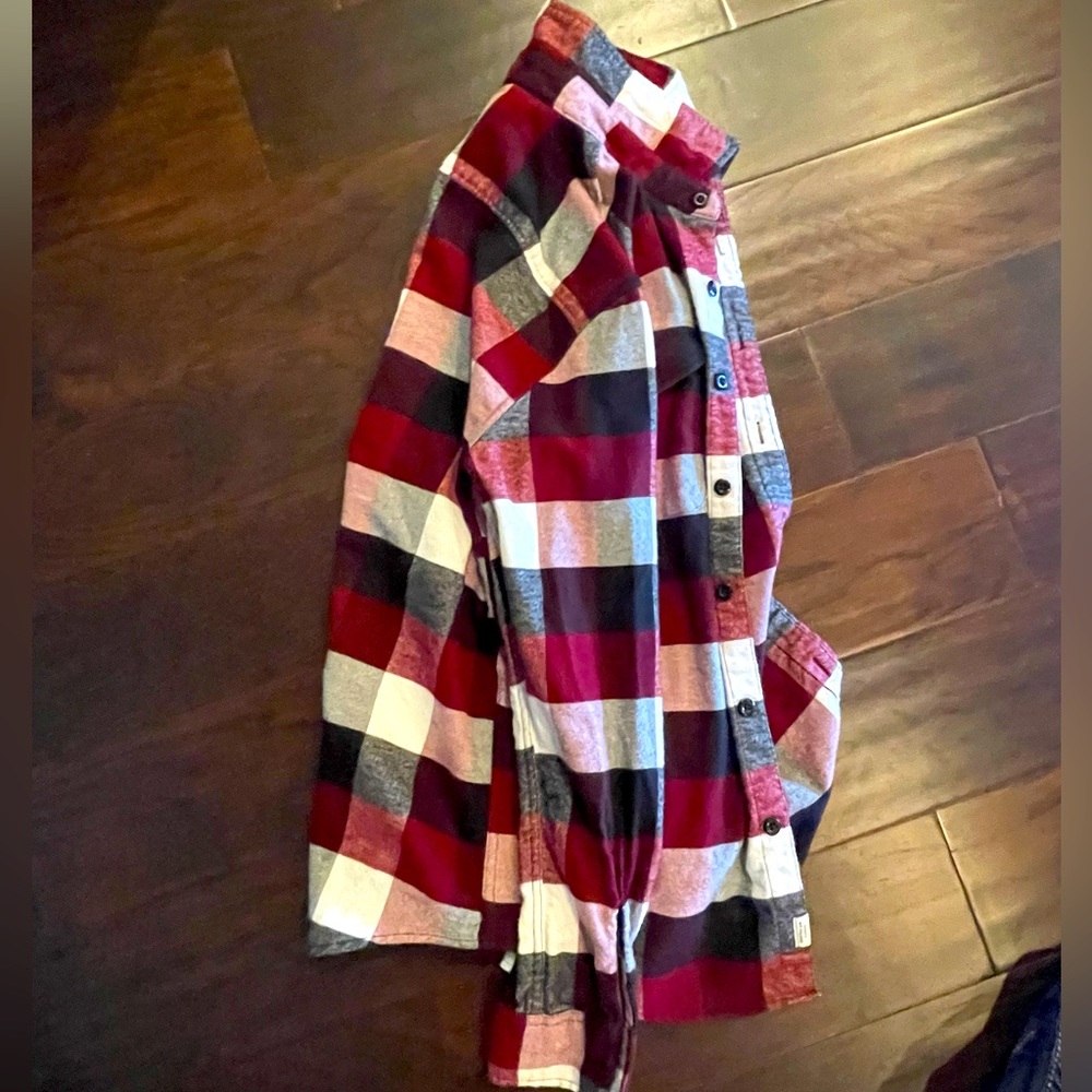 American Eagle Plaid Button up